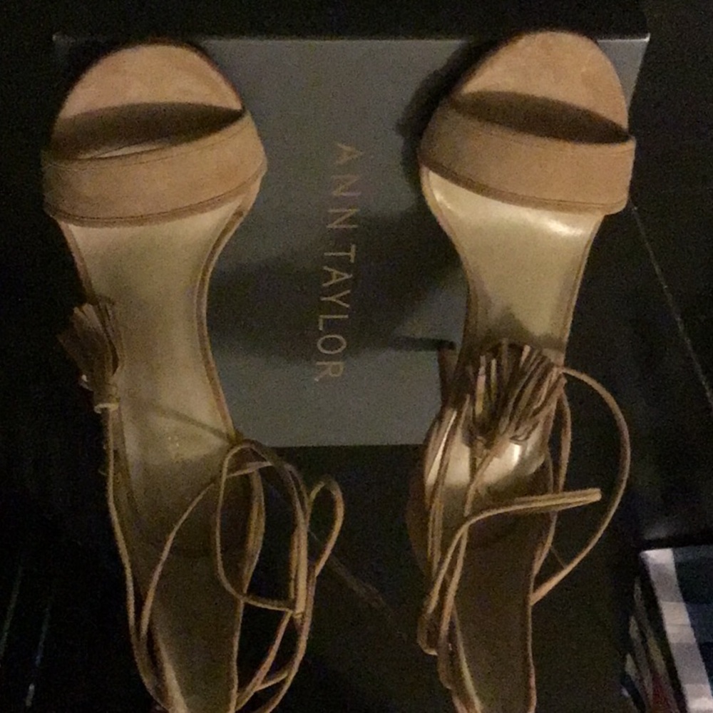 BRAND NEW Tan ankle strap shoes